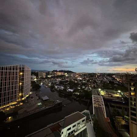 Riverside Opulent Nights At Sky Hotel Кота Кинабалу Екстериор снимка