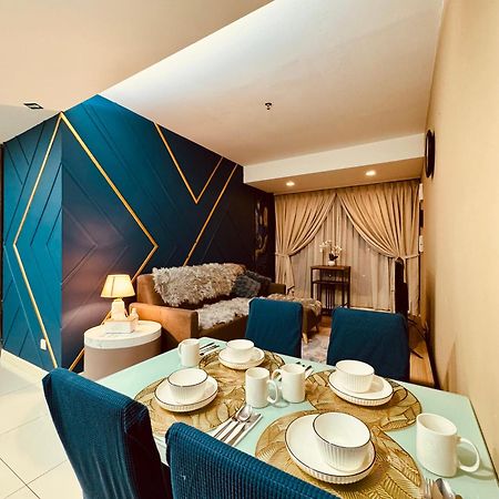 Riverside Opulent Nights At Sky Hotel Кота Кинабалу Екстериор снимка