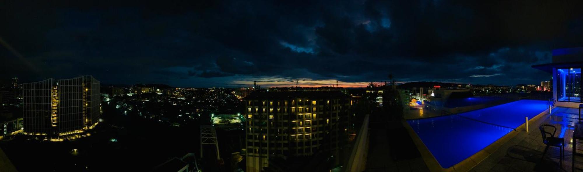 Riverside Opulent Nights At Sky Hotel Кота Кинабалу Екстериор снимка