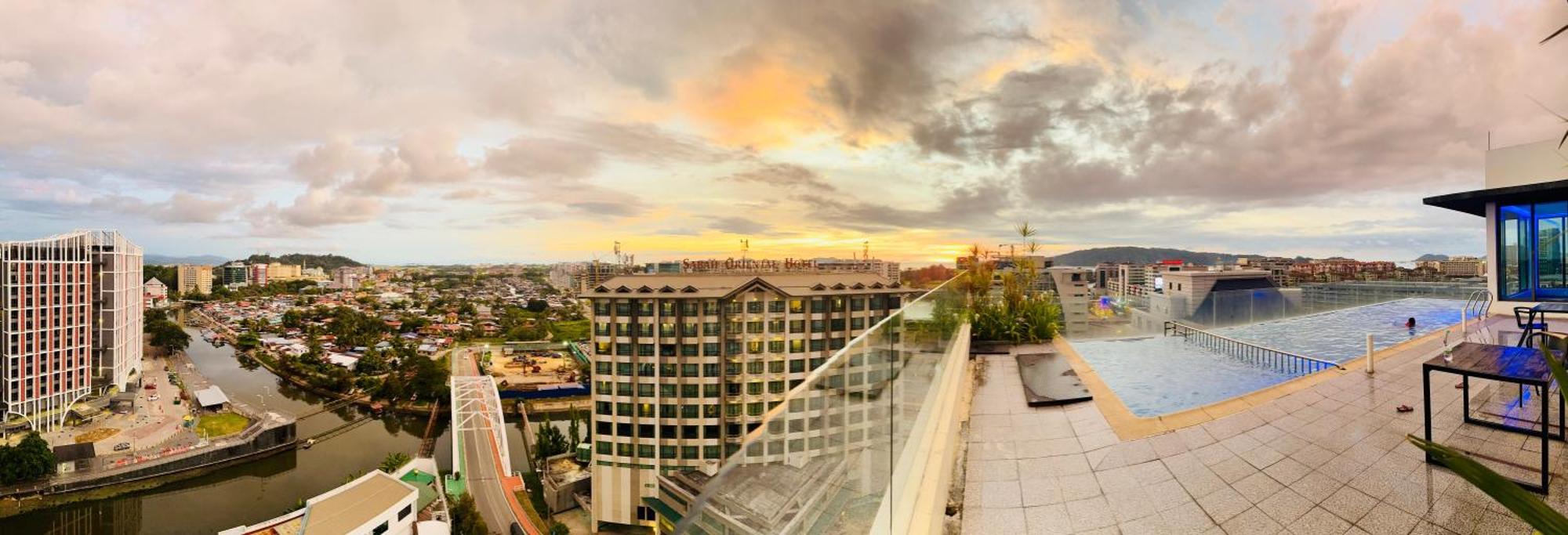 Riverside Opulent Nights At Sky Hotel Кота Кинабалу Екстериор снимка